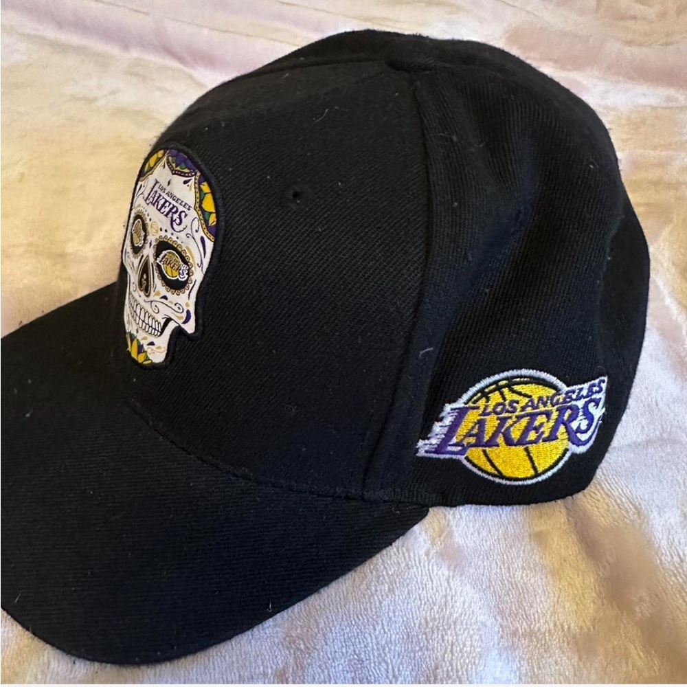 Mitchell & Ness Los Angeles Laker
"Day of the Dead" Dia de los Muertos
